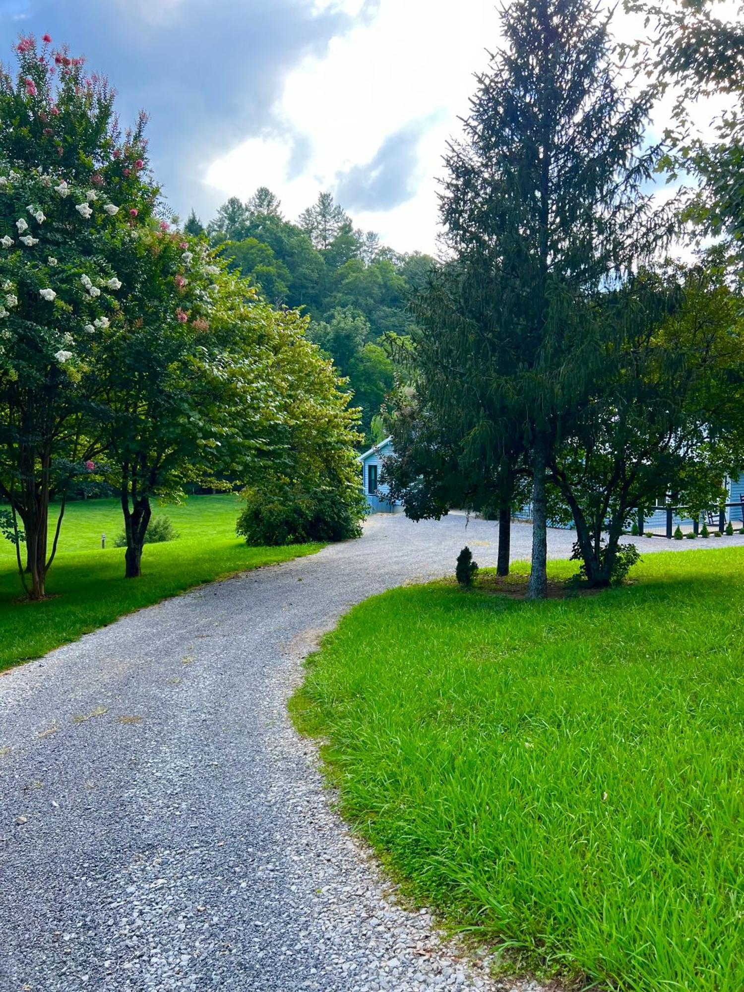 Firefly Fields 2-Acres With Guest House, Game Room, Mountain & River Views Сивиървил Екстериор снимка