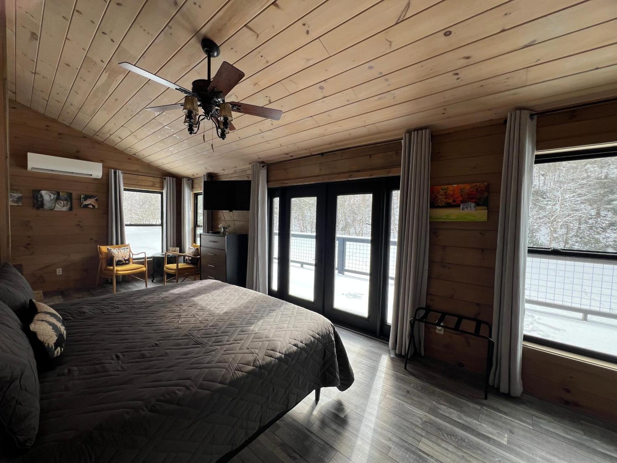 Firefly Fields 2-Acres With Guest House, Game Room, Mountain & River Views Сивиървил Екстериор снимка
