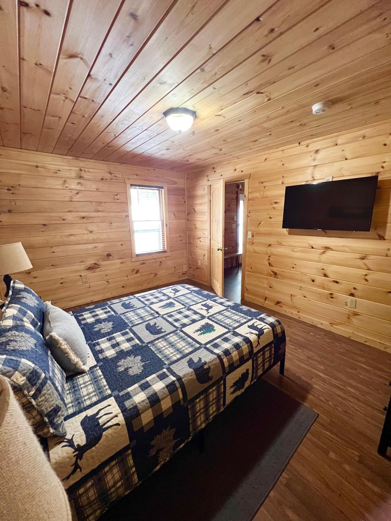 Firefly Fields 2-Acres With Guest House, Game Room, Mountain & River Views Сивиървил Екстериор снимка