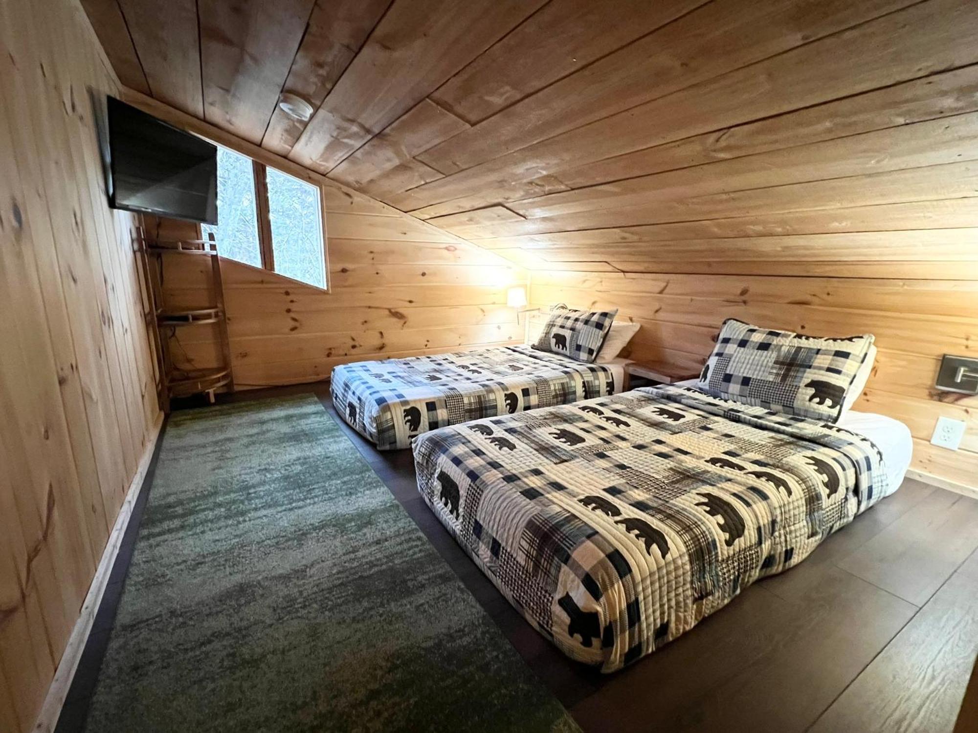Firefly Fields 2-Acres With Guest House, Game Room, Mountain & River Views Сивиървил Екстериор снимка